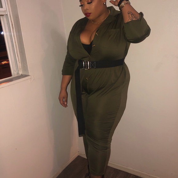 Green button up jumpsuit. - Picture 3 of 3